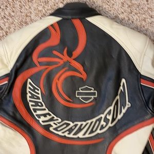 Harley Davidson ladies white/black leather racing jacket. Size Medium EUC